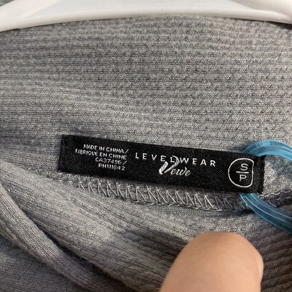 BRAND NEW LA DODGERS LONGSLEEVE small NWT - Picture 7 of 10